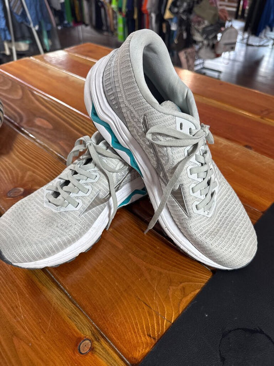 Brooks Lightweight Gray Running Shoes